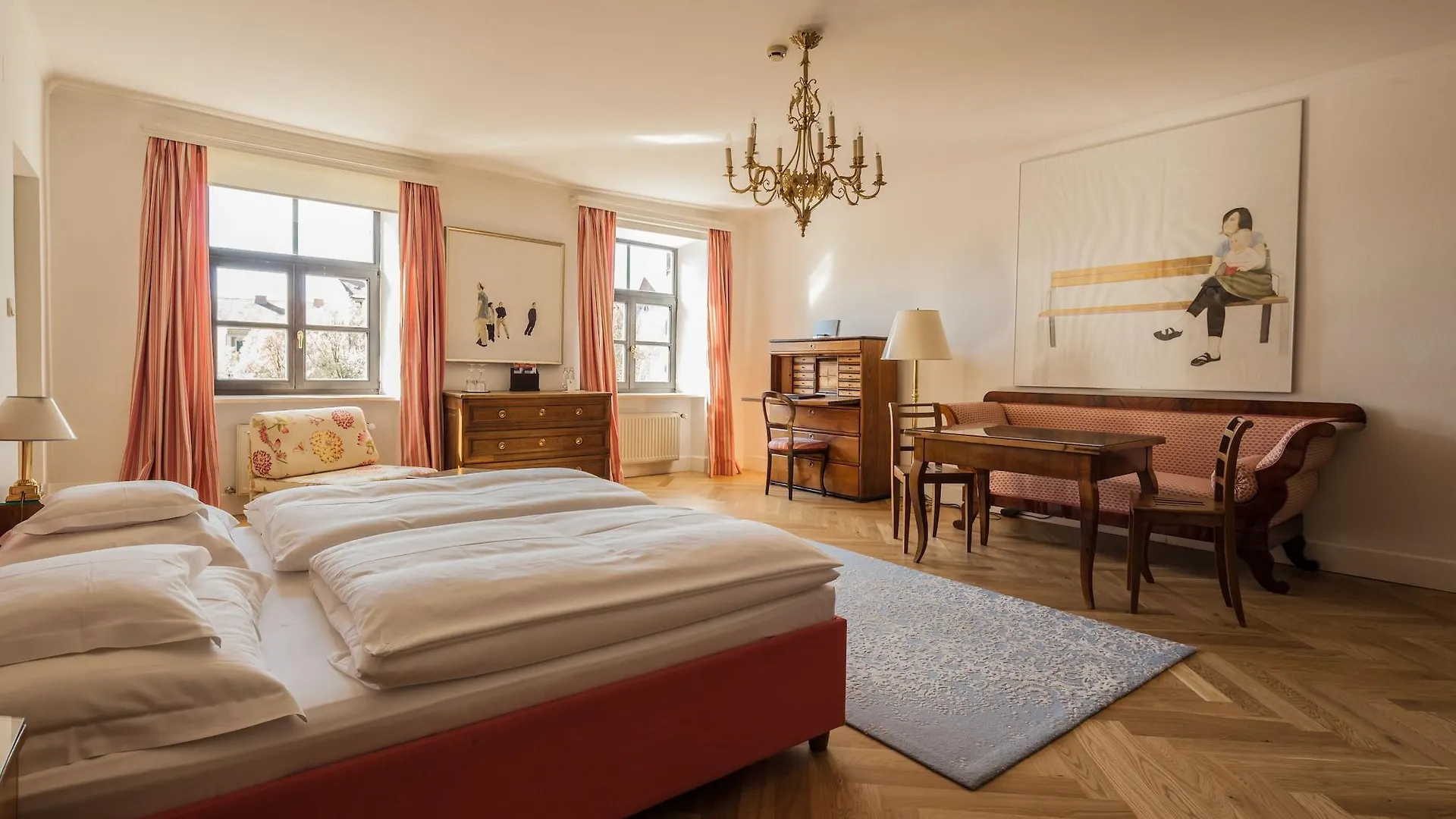Schlossberghotel - Das Kunsthotel Graz 5*,