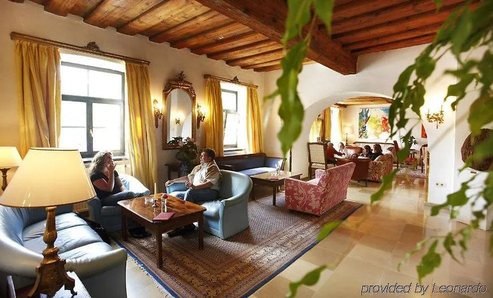 Schlossberghotel - Das Kunsthotel Graz 5*,