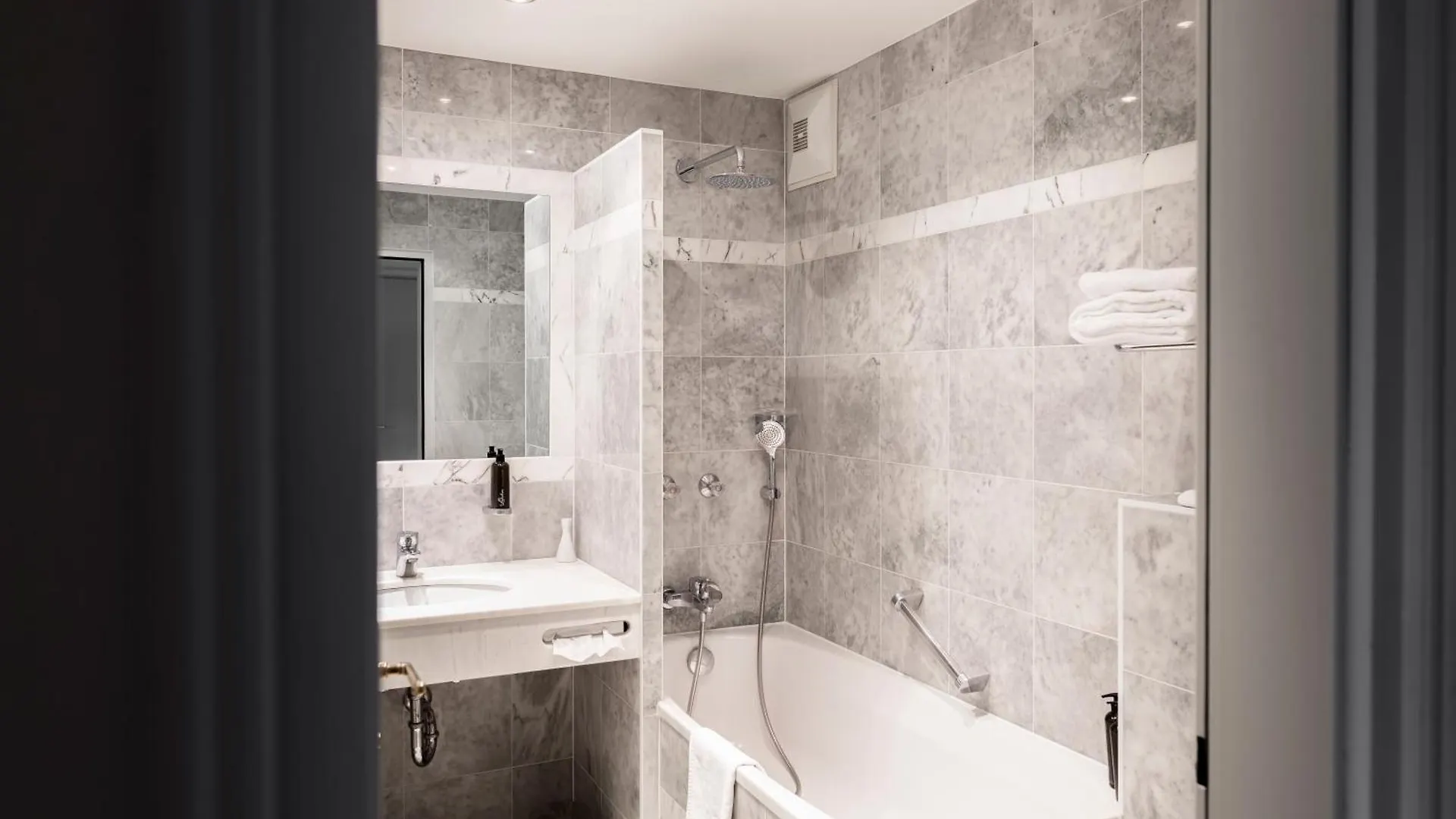 Schlossberghotel Graz 5*,