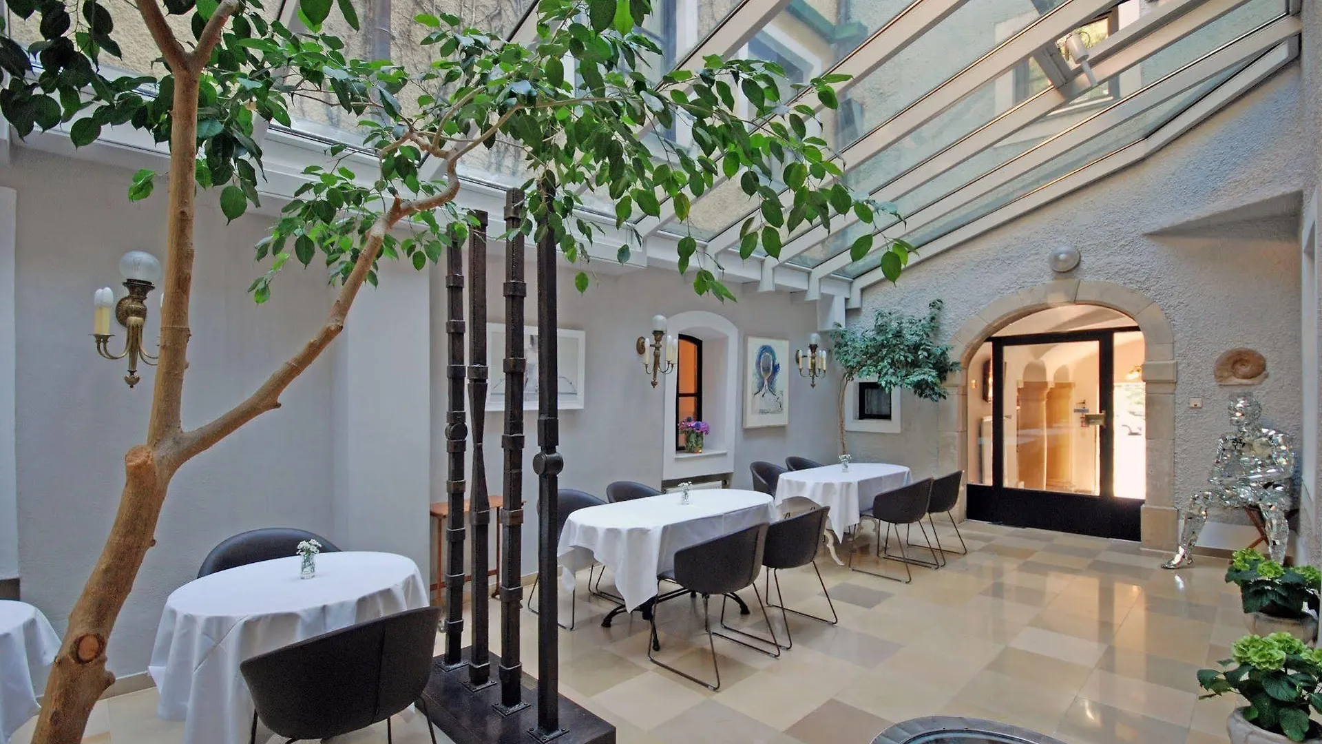 Schlossberghotel - Das Kunsthotel Graz